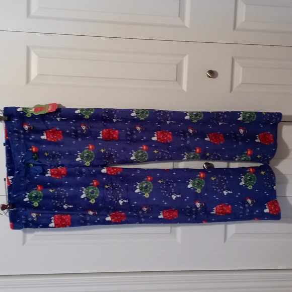 Christmas Snoopy lounging pants - Picture 1 of 5